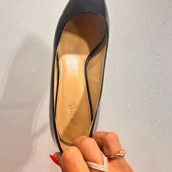 Micheal Kors heels black size 9 - Picture 4 of 9